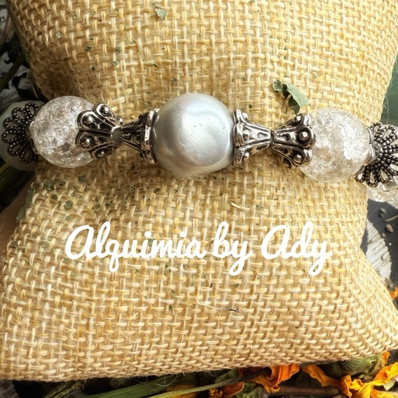 Alquimia Silver and White Bracelet - Picture 2 of 2